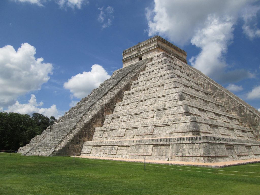 El Castillo Mayan Pyramid Chichen Itza Mexico